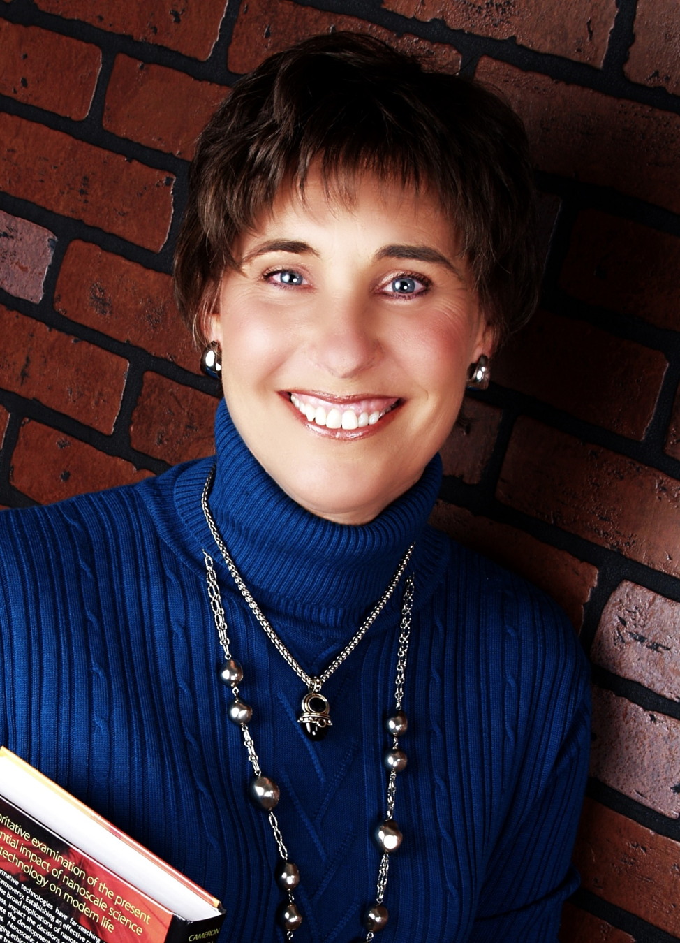 Portrait of author Deb Bennett Woods